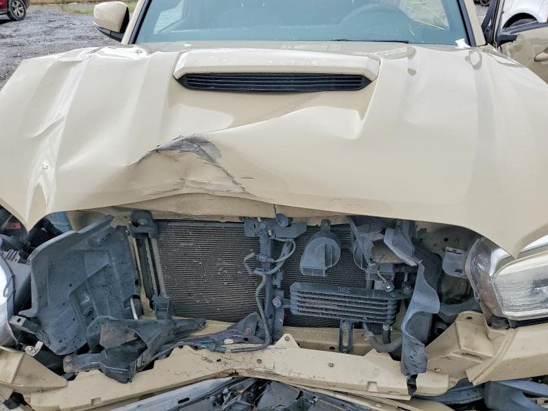 2018 TOYOTA TACOMA DOUBLE CAB DOUBLE CAB 11