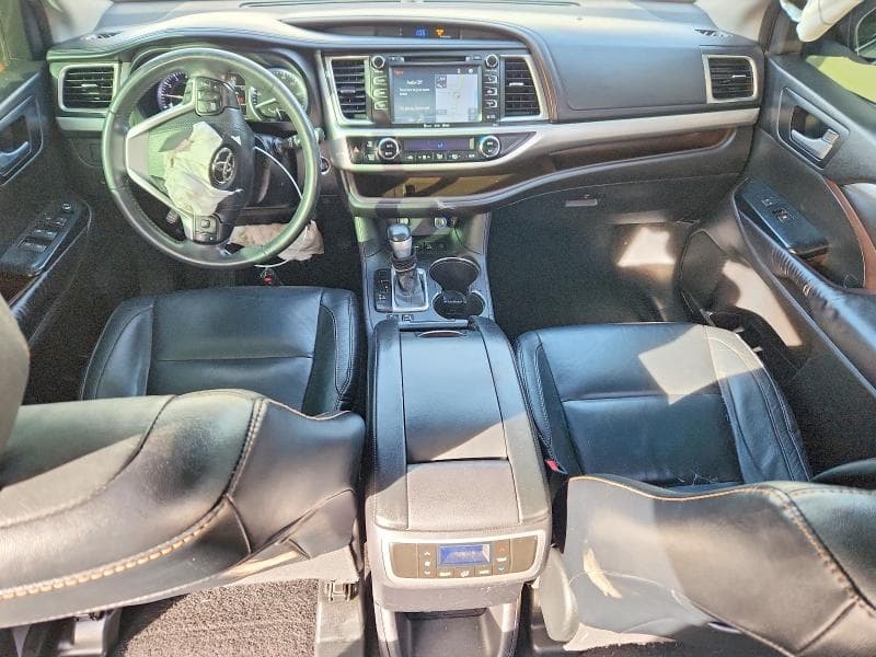 2016 TOYOTA HIGHLANDER XLE 8