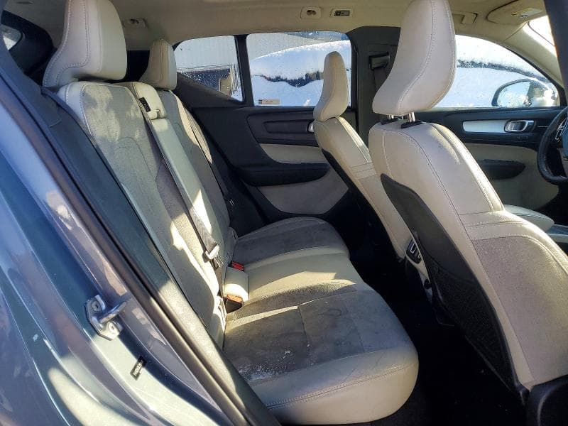2020 VOLVO XC40 T5 MOMENTUM T5 MOMENTUM 12