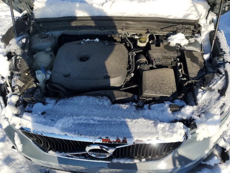 2020 VOLVO XC40 T5 MOMENTUM T5 MOMENTUM 13