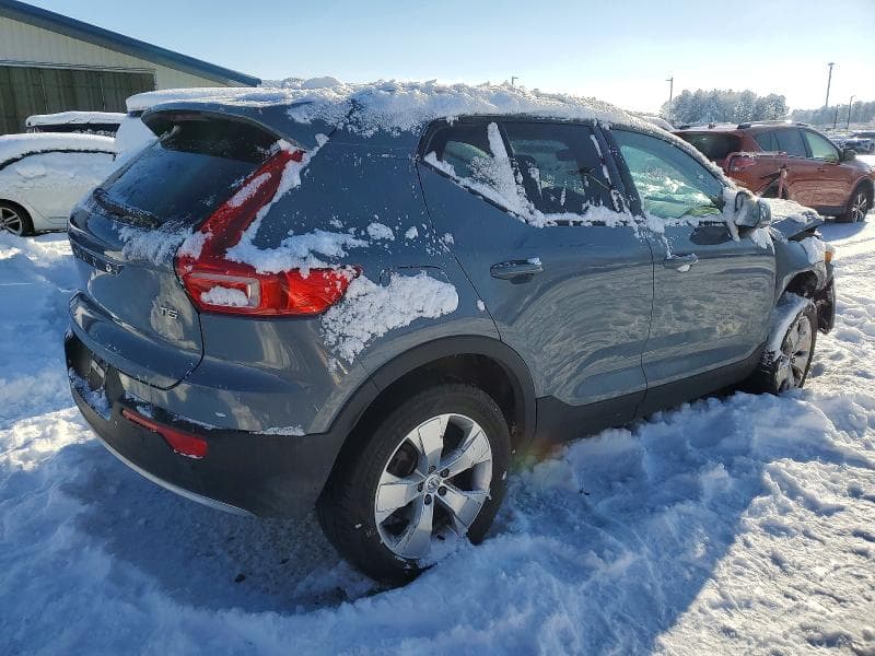 2020 VOLVO XC40 T5 MOMENTUM T5 MOMENTUM 4