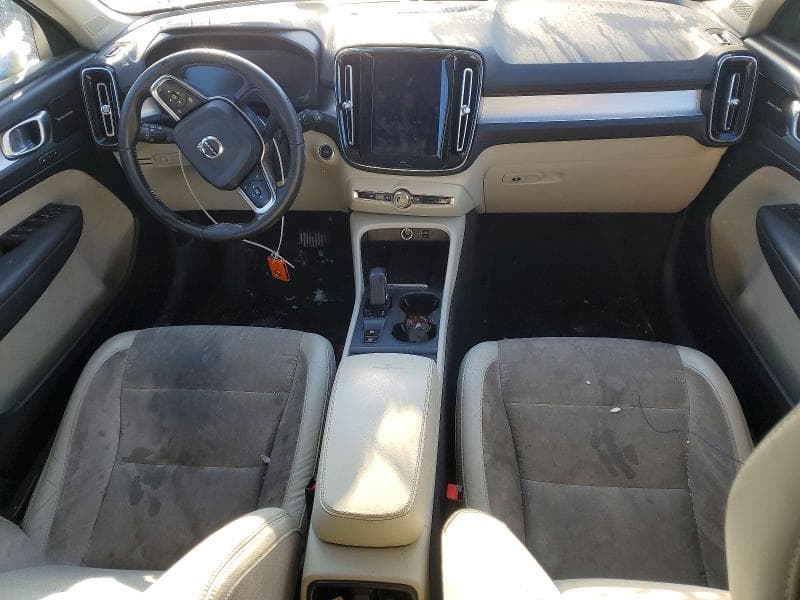 2020 VOLVO XC40 T5 MOMENTUM T5 MOMENTUM 9