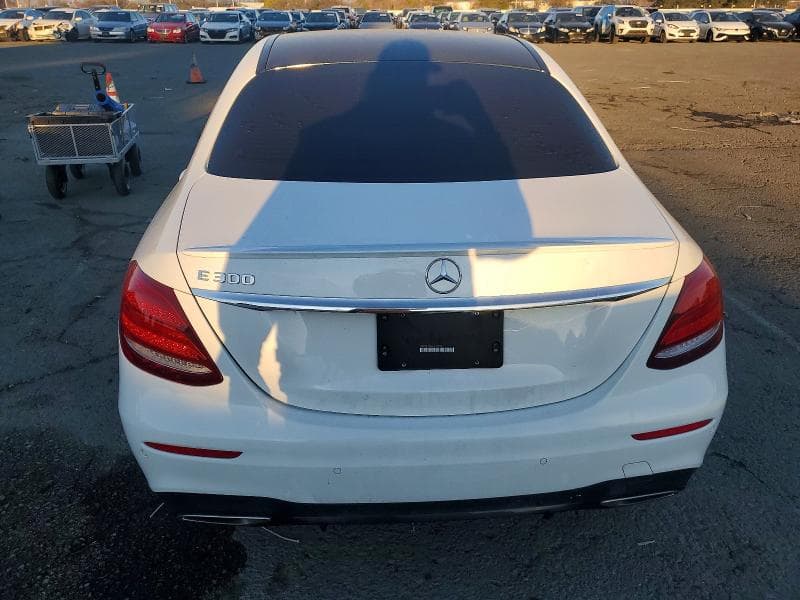 2018 MERCEDES-BENZ E 300 300 6