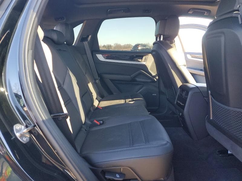 2024 PORSCHE CAYENNE S S 11