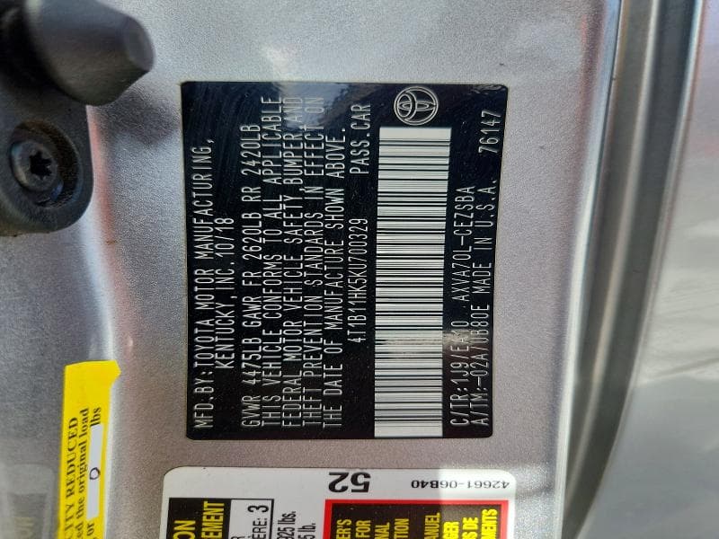 2019 TOYOTA CAMRY SE 12