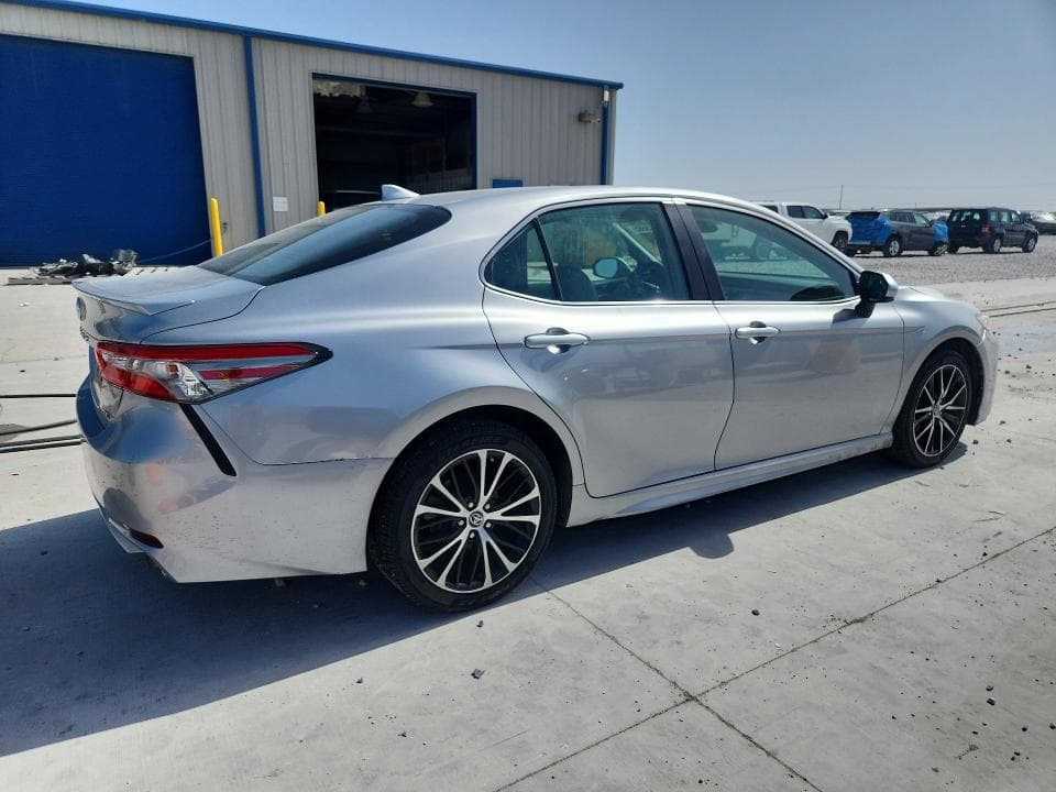 2019 TOYOTA CAMRY SE 3