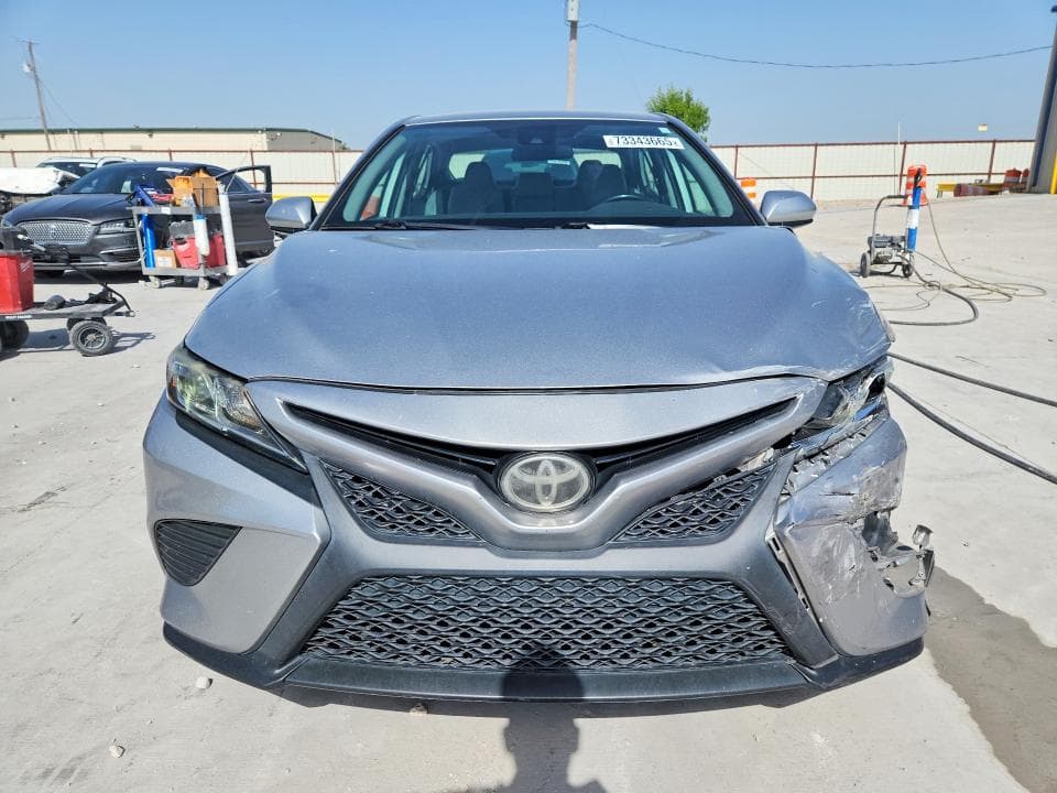 2019 TOYOTA CAMRY SE 5