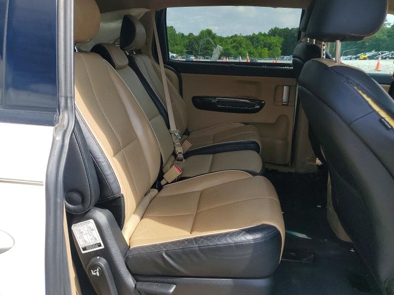 2016 KIA SEDONA EX 11