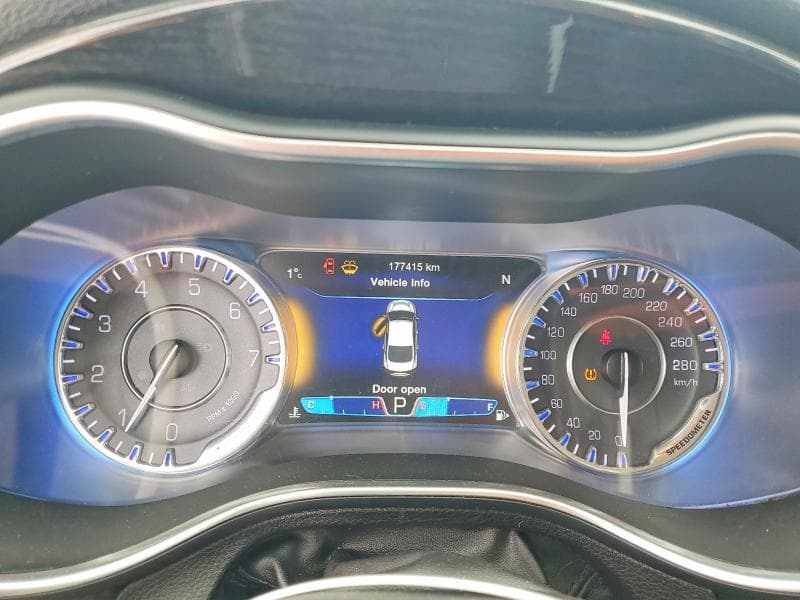 2016 CHRYSLER 200 C C 9