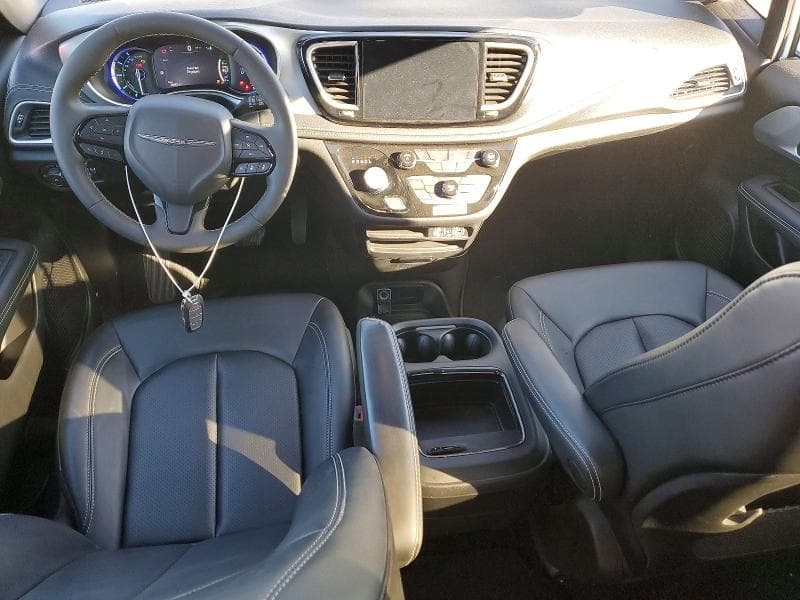 2024 CHRYSLER PACIFICA HYBRID SELECT 8