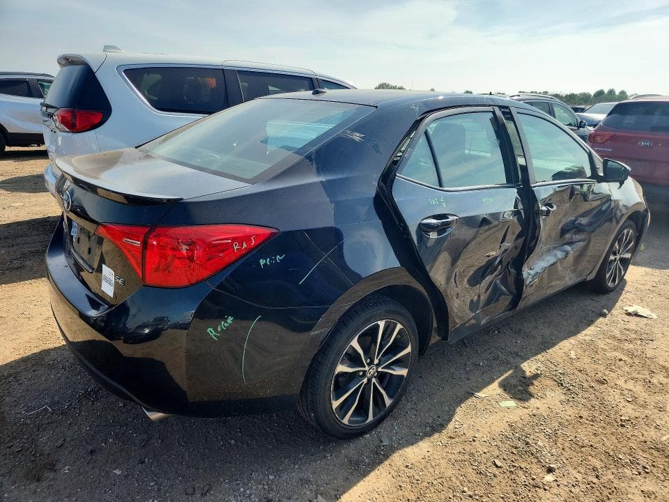 2018 TOYOTA COROLLA SE 4