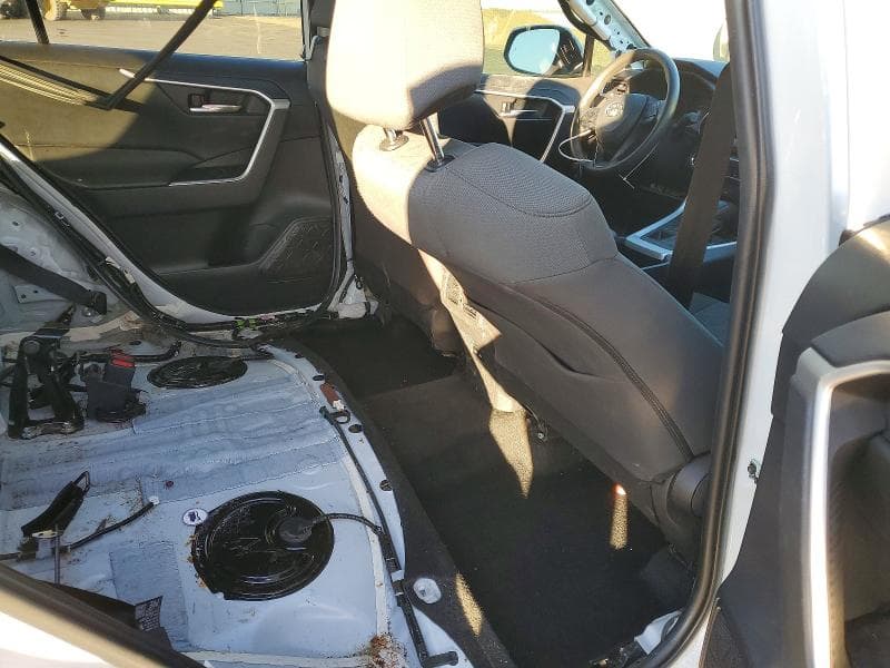 2022 TOYOTA RAV4 XLE XLE 10