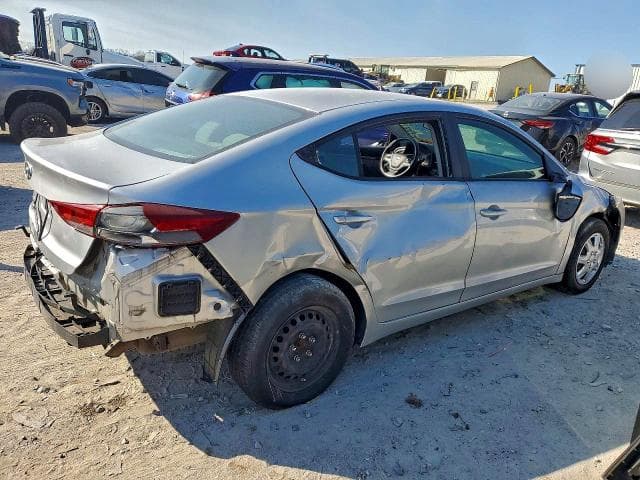 2018 HYUNDAI ELANTRA SE 3