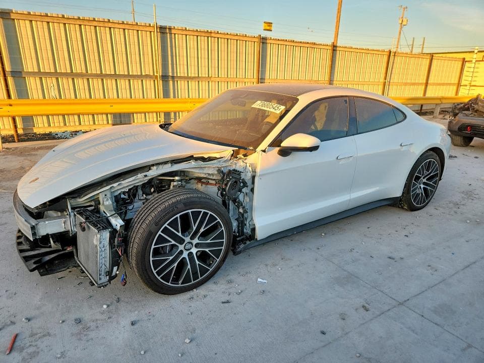 2021 PORSCHE TAYCAN 1