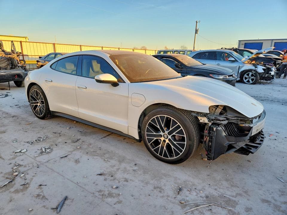 2021 PORSCHE TAYCAN 4