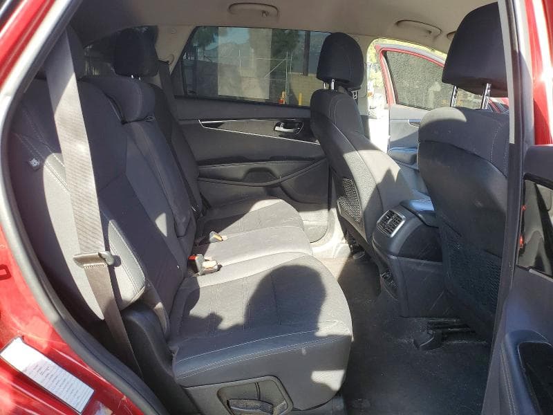 2017 KIA SORENTO LX V6 11