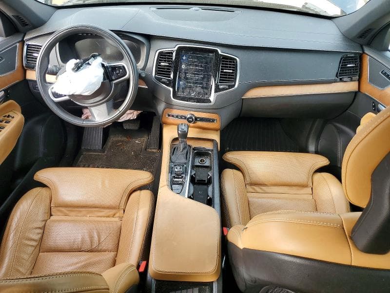 2018 VOLVO XC90 T6 8