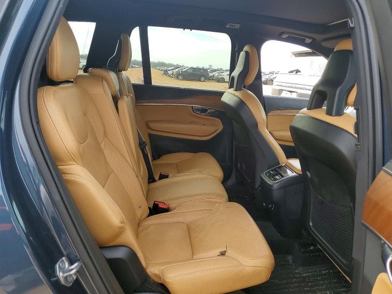 2018 VOLVO XC90 T6 10