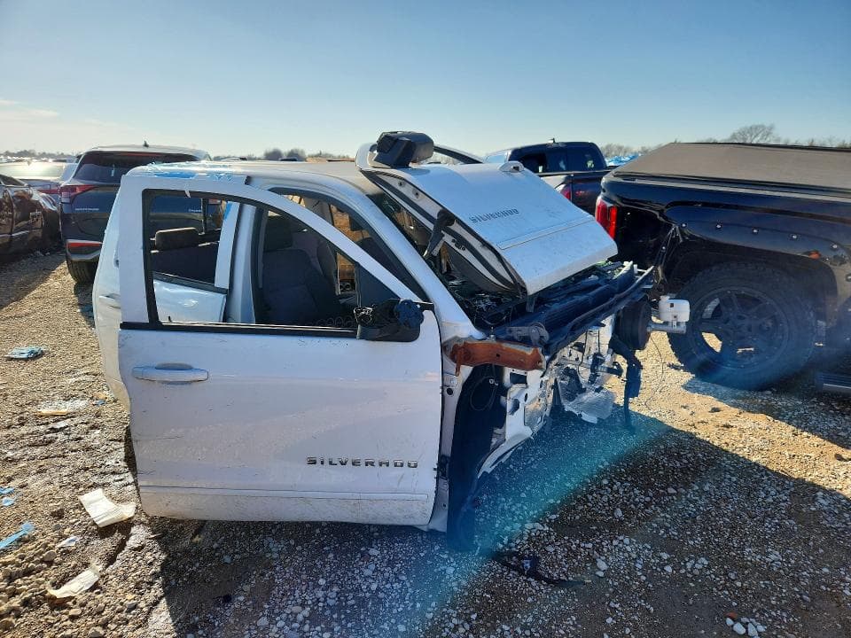 2017 CHEVROLET SILVERADO 4