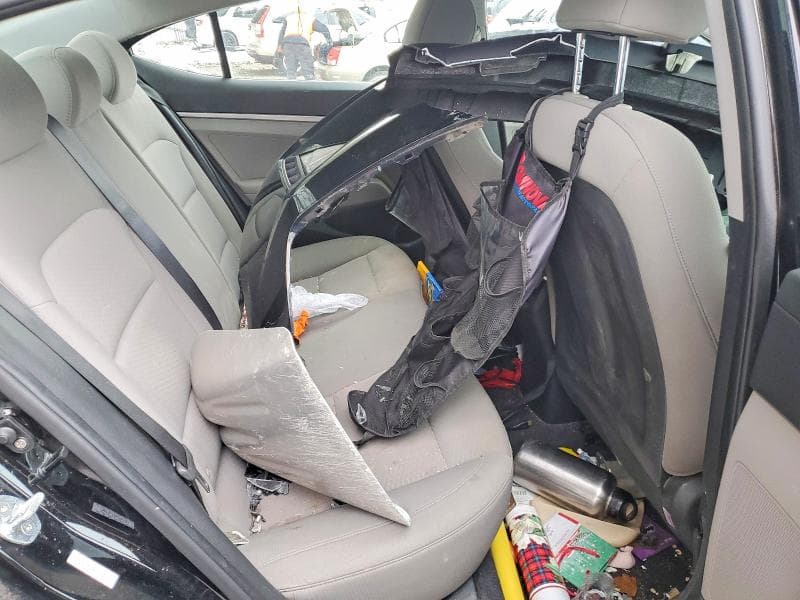 2019 HYUNDAI ELANTRA SE SE 10