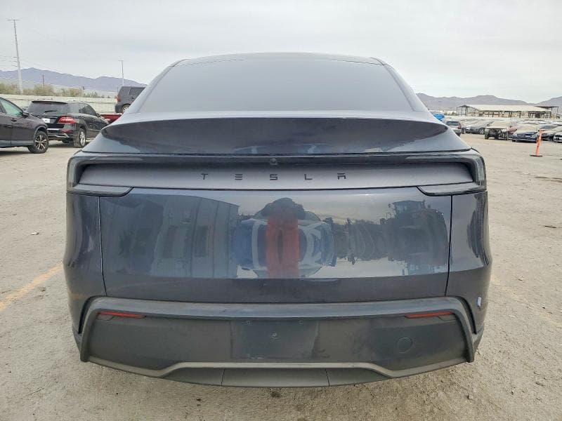 2026 TESLA MODEL Y 6