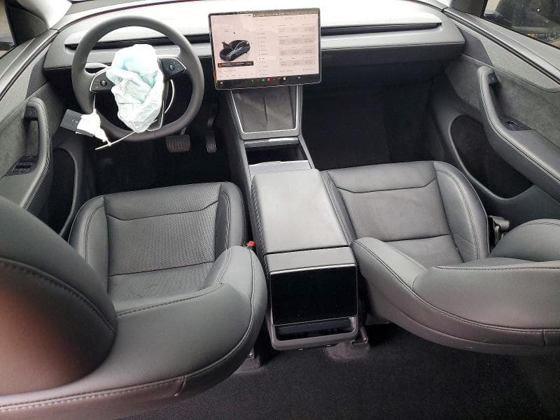 2026 TESLA MODEL Y 8