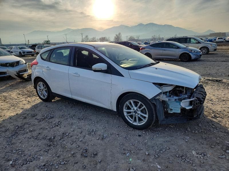 2017 FORD FOCUS SE 4