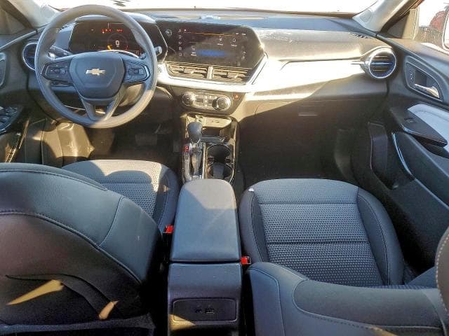 2025 CHEVROLET TRAX 1LT 8