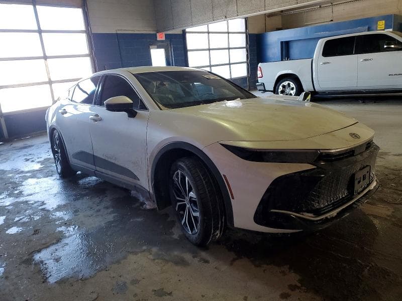 2023 TOYOTA CROWN XLE 4