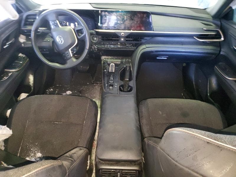 2023 TOYOTA CROWN XLE 8