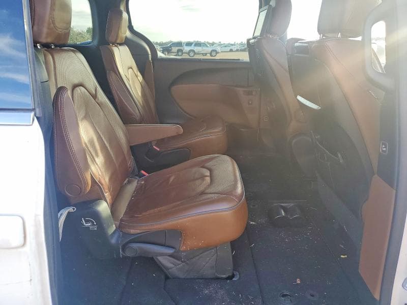 2017 CHRYSLER PACIFICA LIMITED 11