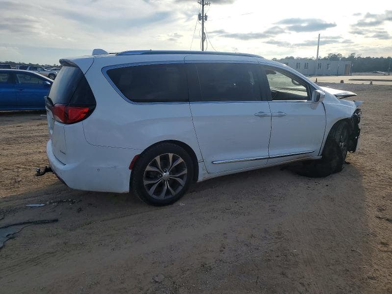 2017 CHRYSLER PACIFICA LIMITED 3