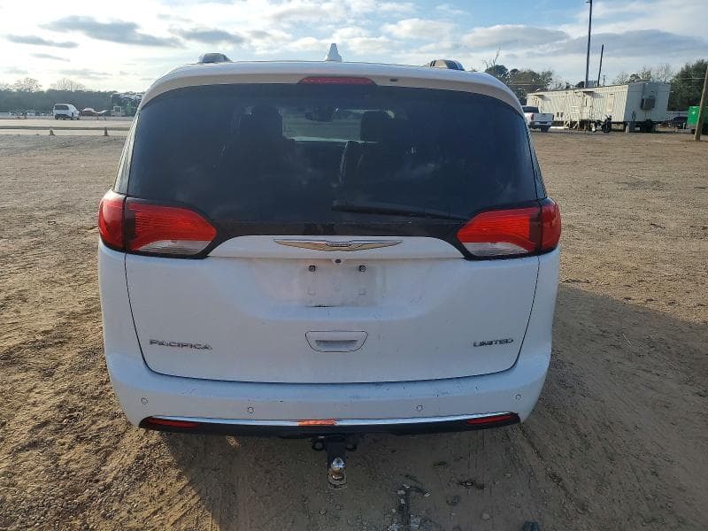 2017 CHRYSLER PACIFICA LIMITED 6