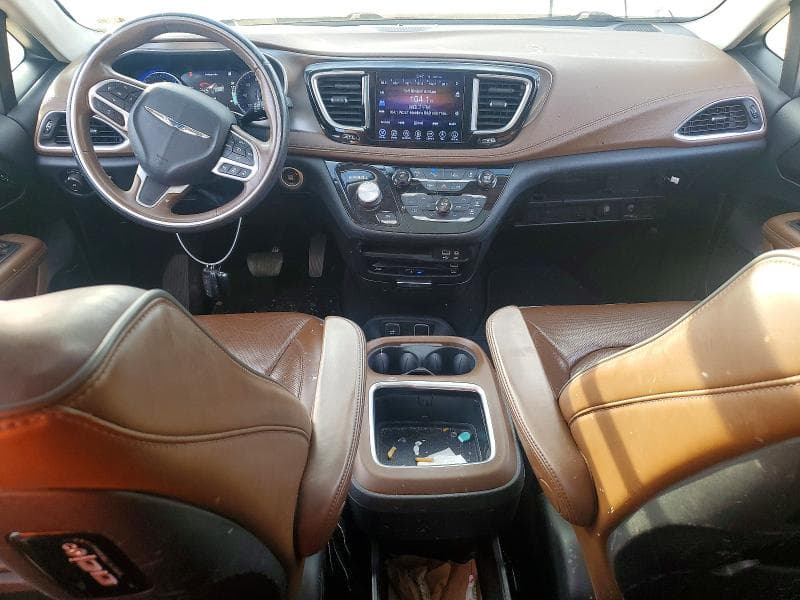 2017 CHRYSLER PACIFICA LIMITED 8