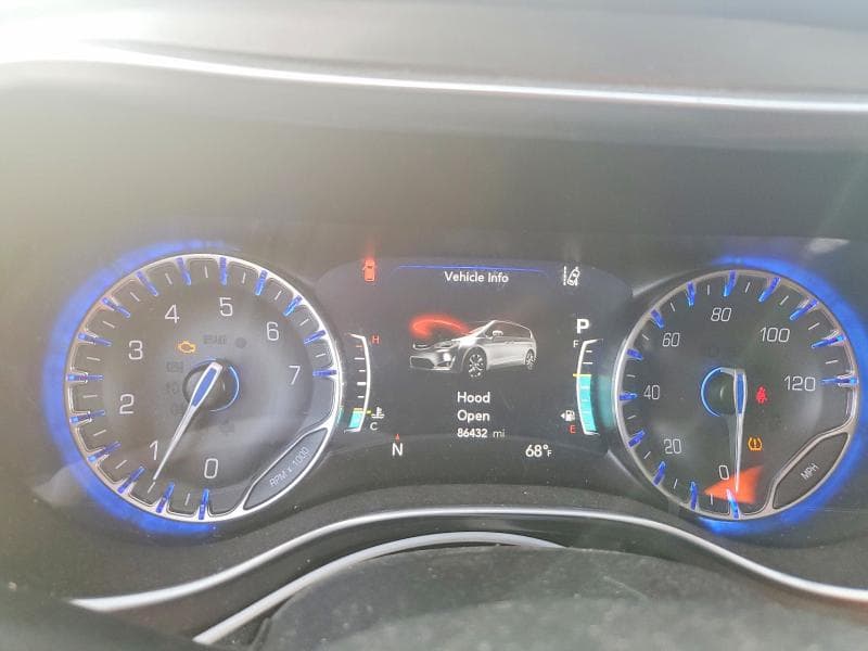 2017 CHRYSLER PACIFICA LIMITED 9