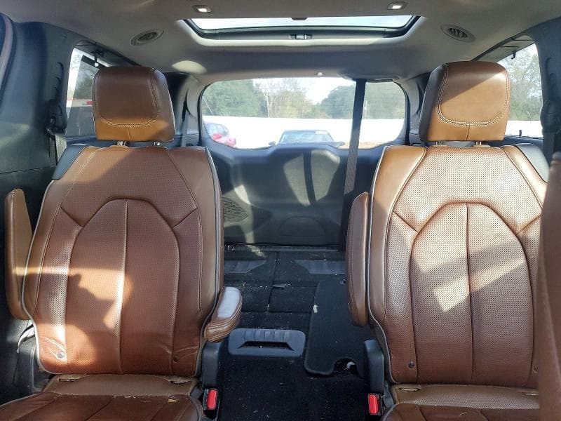 2017 CHRYSLER PACIFICA LIMITED 10