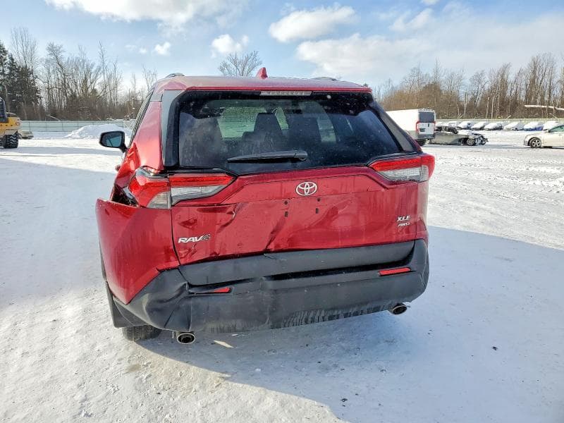 2025 TOYOTA RAV4 XLE 6