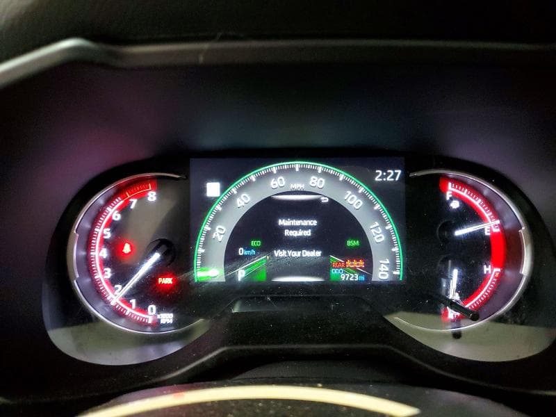 2025 TOYOTA RAV4 XLE 9