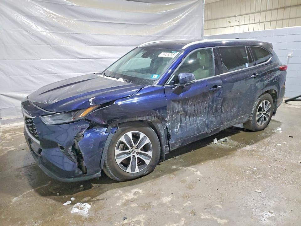2022 TOYOTA HIGHLANDER XLE XLE - 1