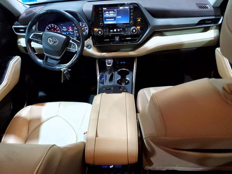 2022 TOYOTA HIGHLANDER XLE XLE 8