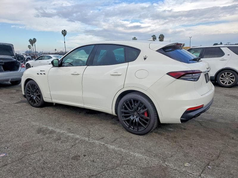 2023 MASERATI LEVANTE MODENA MODENA 3