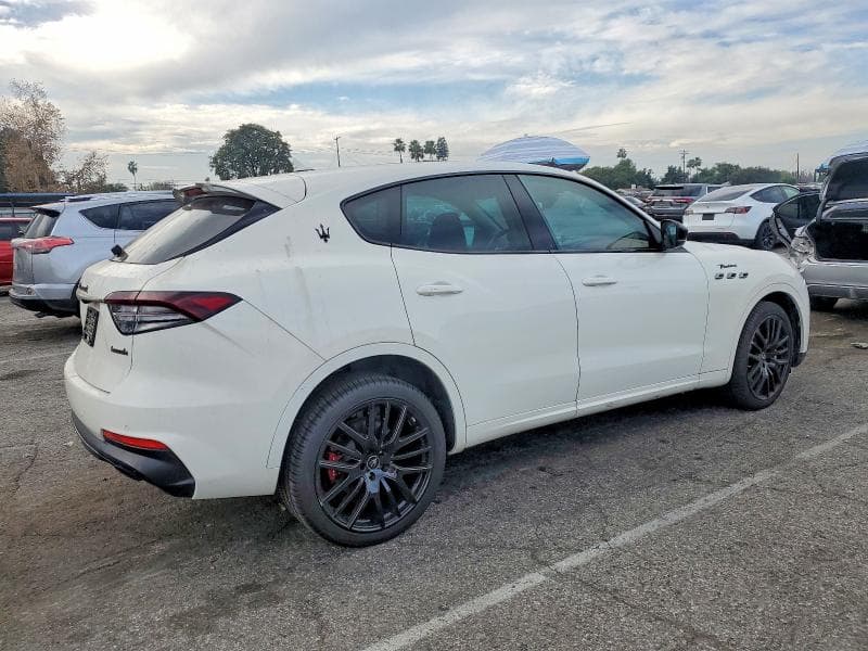 2023 MASERATI LEVANTE MODENA MODENA 4