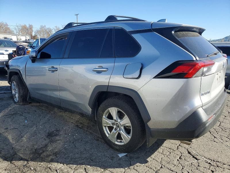 2021 TOYOTA RAV4 XLE 2