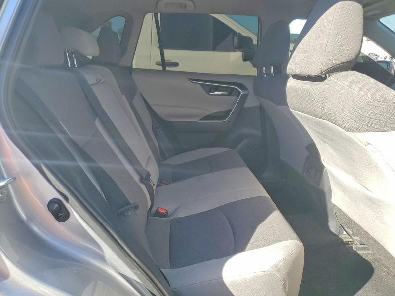 2021 TOYOTA RAV4 XLE 11