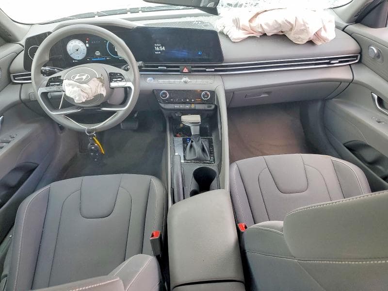 2024 HYUNDAI ELANTRA SEL 8