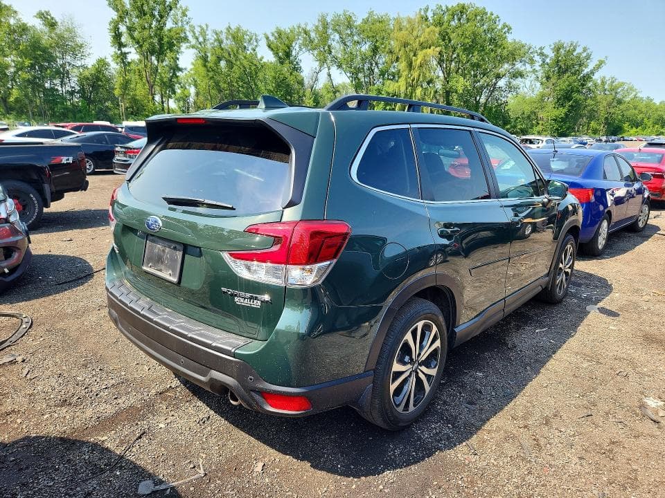 2023 SUBARU FORESTER LIMITED 3