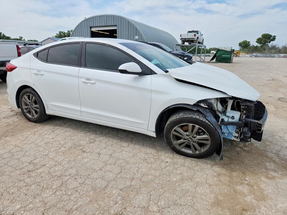 2017 HYUNDAI ELANTRA SE SE 4