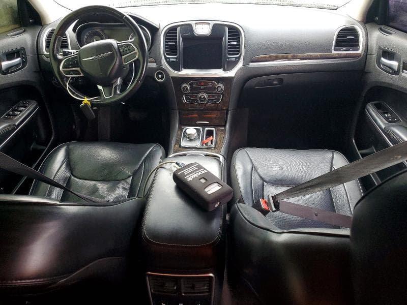 2017 CHRYSLER 300C 8