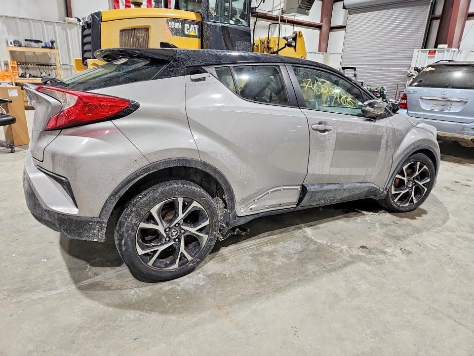 2019 TOYOTA C-HR 3
