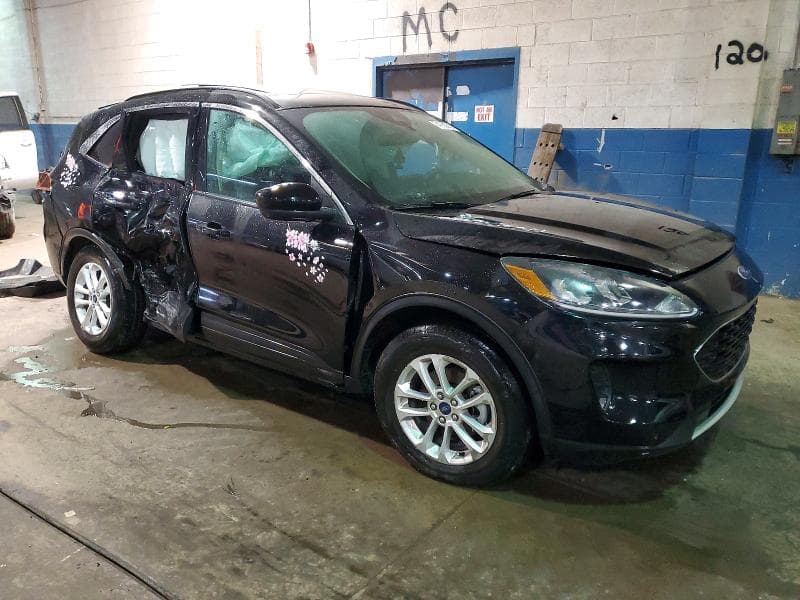 2020 FORD ESCAPE SE 4